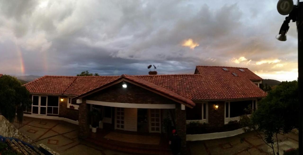 Miravalle Suites Paipa Bagian luar foto